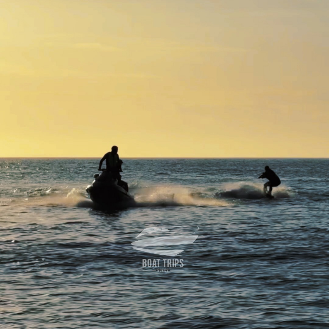 Jet ski e wakeboard Boat Trips ao pôr do sol